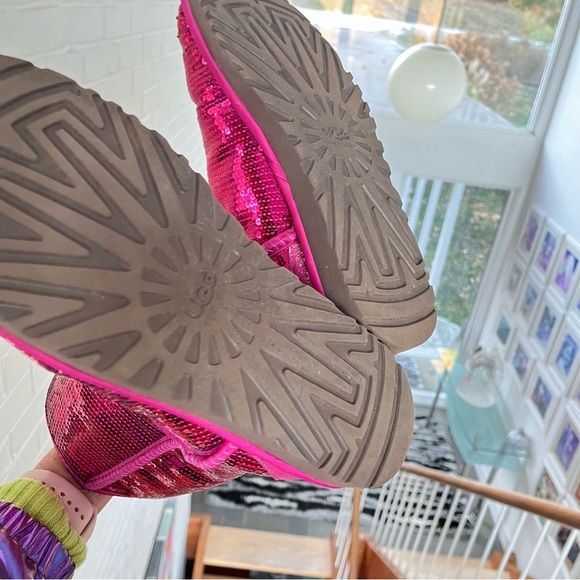 Ugg Classic short Hot Pink Sequins Boots - Picture 6 of 8